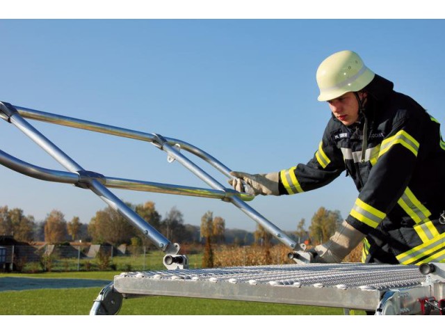 Zložljiva in odstranljiva varnostna ograja