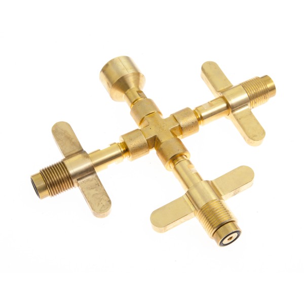 Trojni priklop za tlačne posode